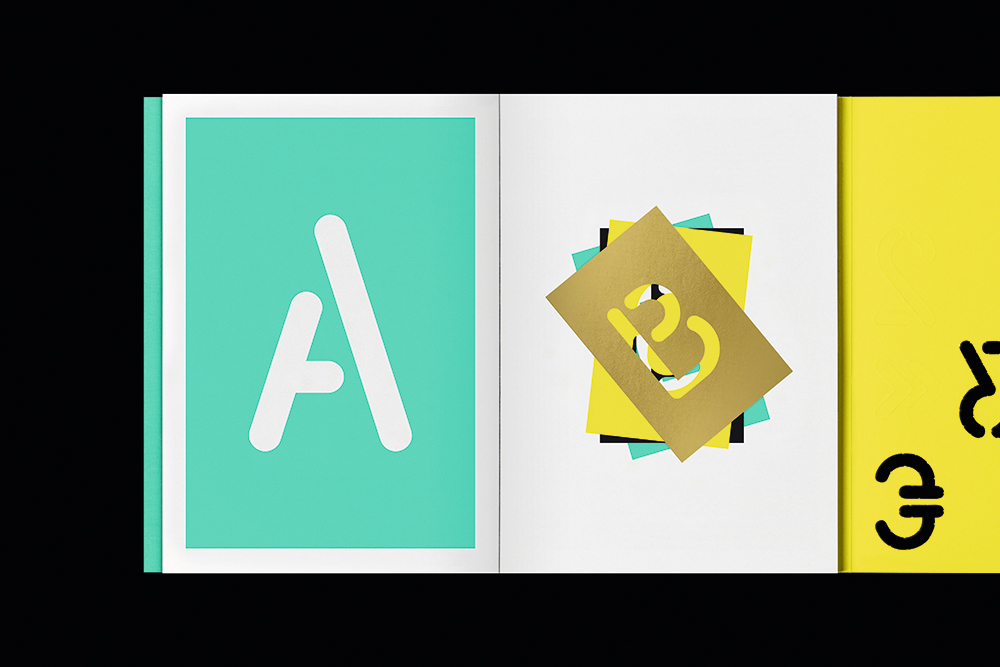 ART247.showcase.MGFrank_3_Specimen_Spread1 57b59ec4c56644b59cb50